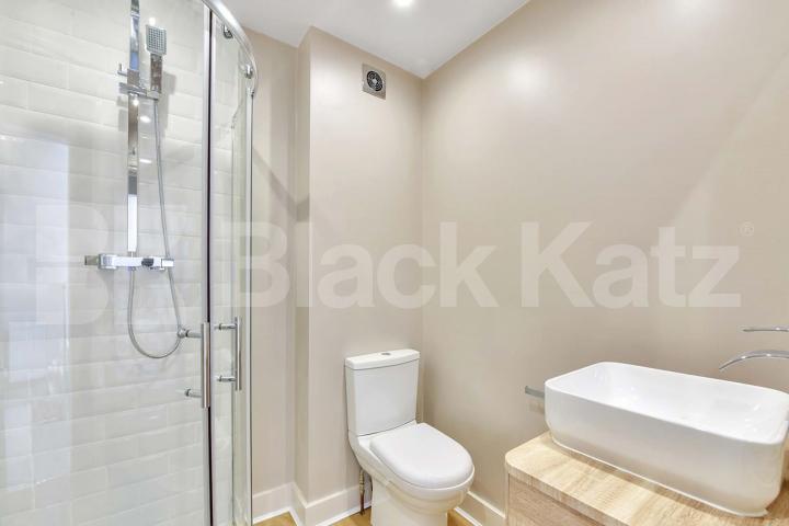 Stylish Georgian town house over three floors, two bathrooms & patio garden   Henshaw Street, Elephant and Castle